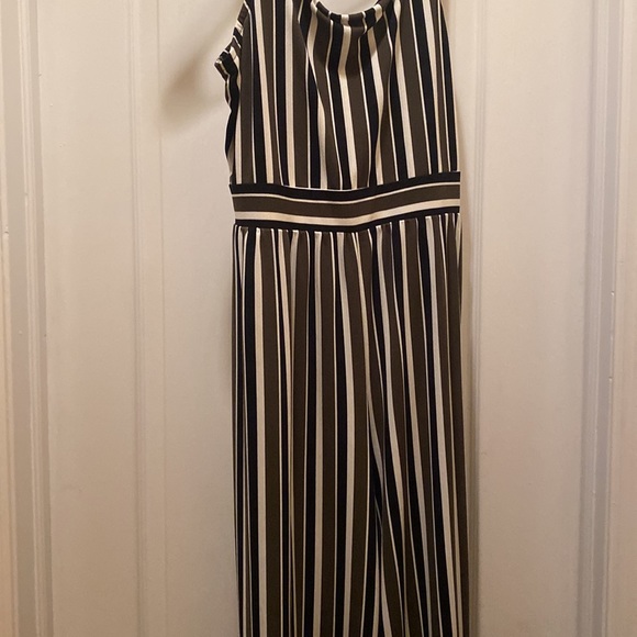 Express women’s jumpsuit - Picture 2 of 4